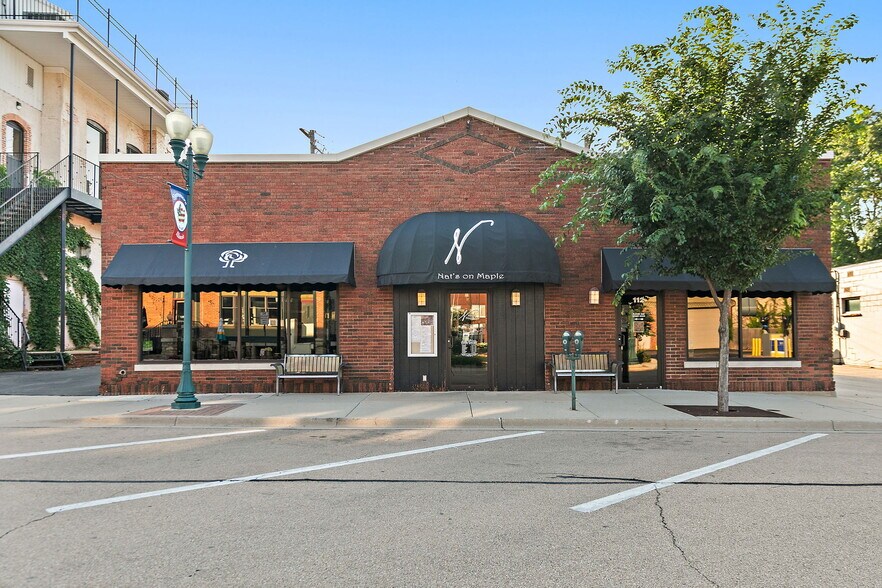 112 S Maple St, Sycamore, IL à vendre - Photo de l’immeuble – Image 1 sur 25
