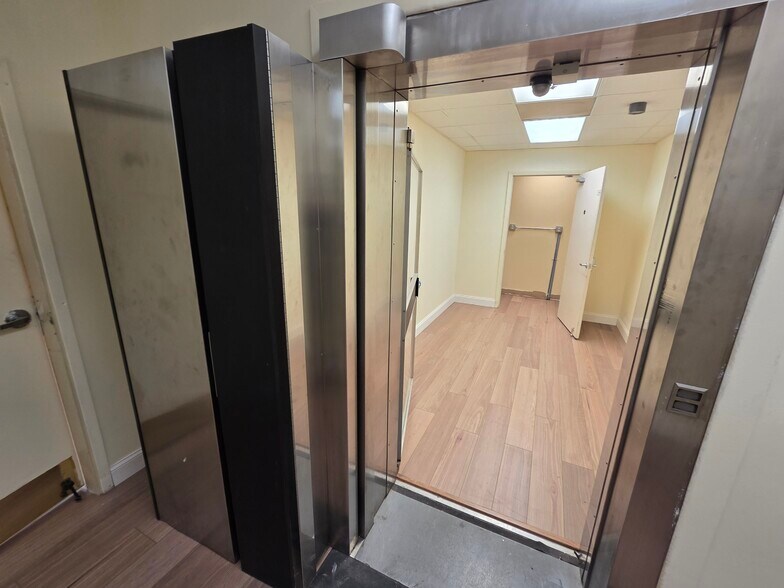 5991 Anglers Ave, Fort Lauderdale, FL à louer - Photo de l’immeuble – Image 3 sur 19