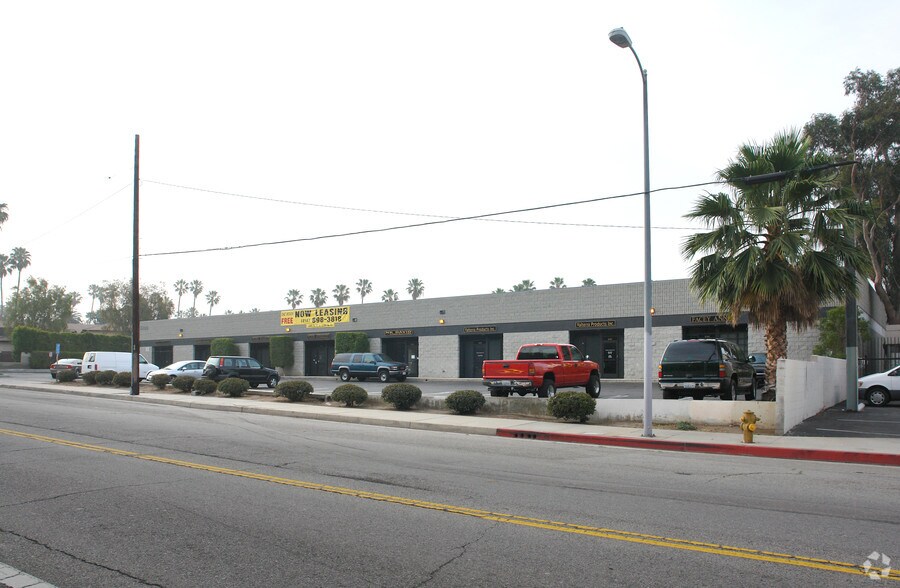 15235 Brand Blvd, Mission Hills, CA à louer - Photo de l’immeuble – Image 2 sur 4
