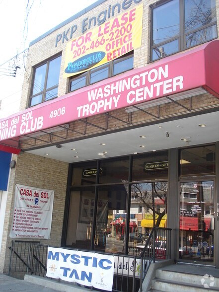 4906 Wisconsin Ave NW, Washington, DC à louer - Photo de l’immeuble – Image 2 sur 3