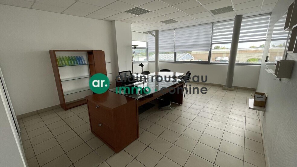 Local d'activités dans Tiercé à vendre - Photo intérieure – Image 3 sur 6