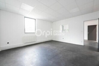 Local d’activités dans Saint-Priest à louer Photo intérieure– Image 2 sur 30