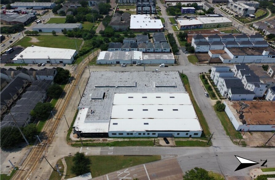 1120 Sampson St, Houston, TX à louer - Photo de l’immeuble – Image 2 sur 12