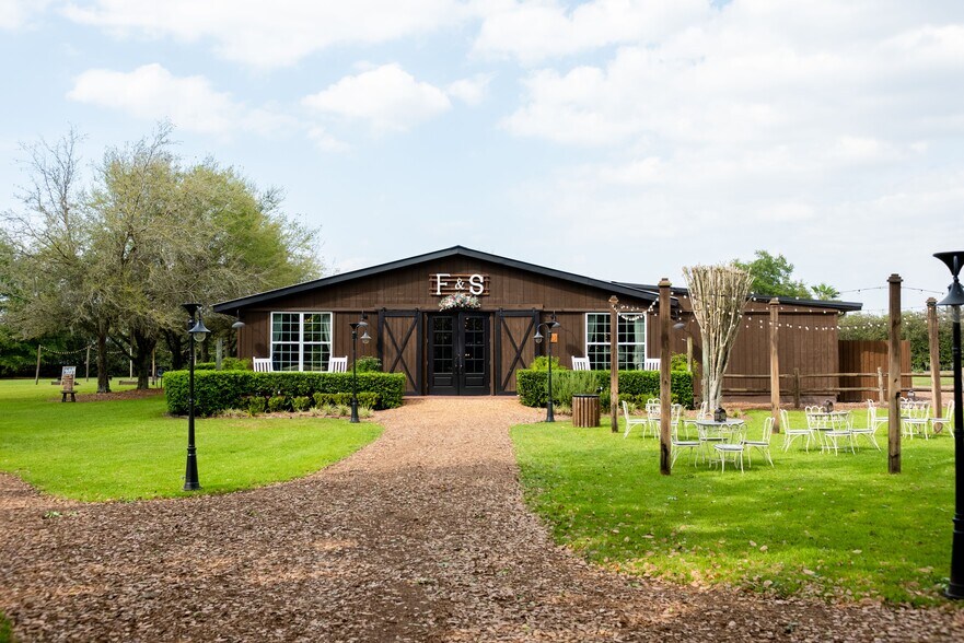 12950 E Wheeler Rd, Dover, FL à vendre - Photo principale – Image 1 sur 24