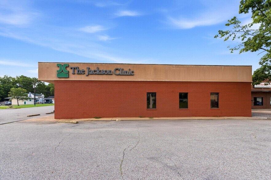 622 W Market St, Bolivar, TN à vendre - Photo de l’immeuble – Image 2 sur 19