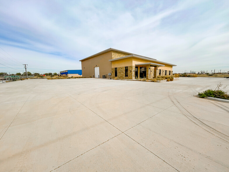 311 Chevrolet ave, Andrews, TX à louer - Photo de l’immeuble – Image 2 sur 23