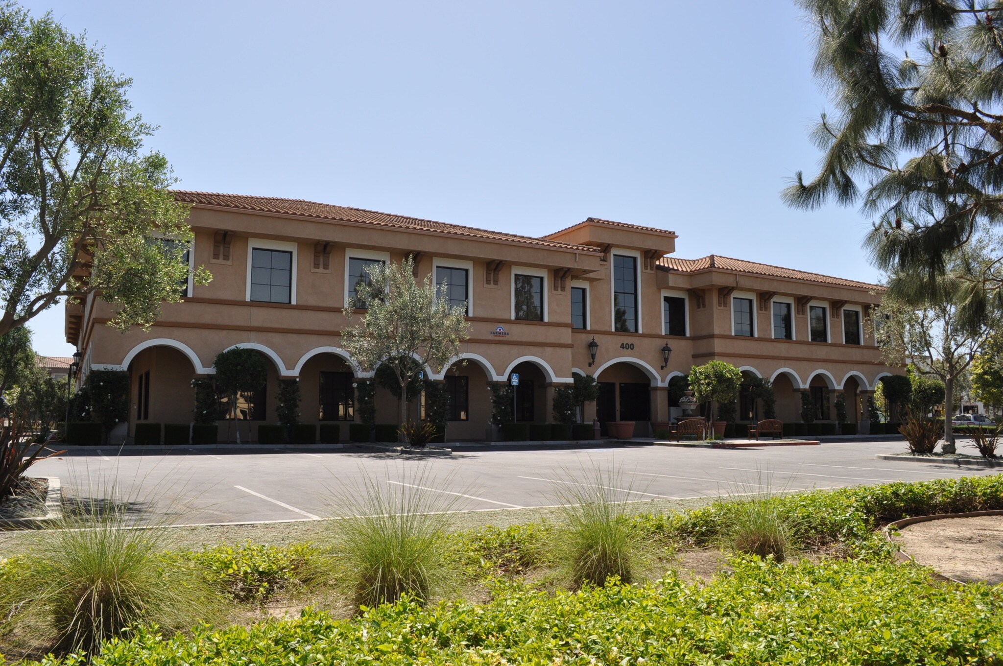 400 Camarillo Ranch Rd, Camarillo, CA à louer Photo principale– Image 1 sur 8