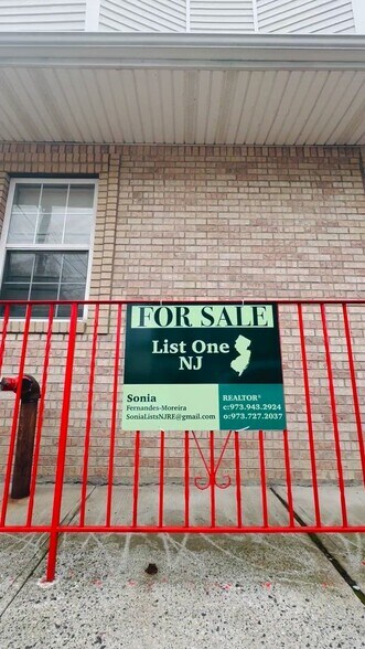 109-111 Fleming Ave, Newark, NJ à vendre - Vidéo sur l’annonce professionnelle – Image 2 sur 12