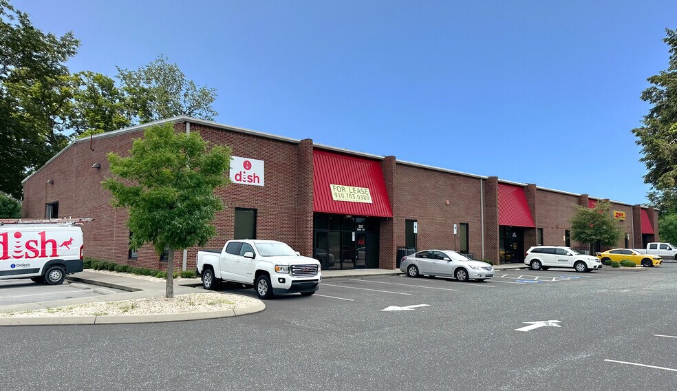 207 Airport Rd, Fayetteville, NC à louer - Photo principale – Image 1 sur 16