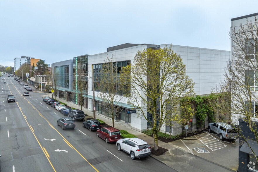 2701 Eastlake Ave E, Seattle, WA à louer - Photo de l’immeuble – Image 2 sur 5