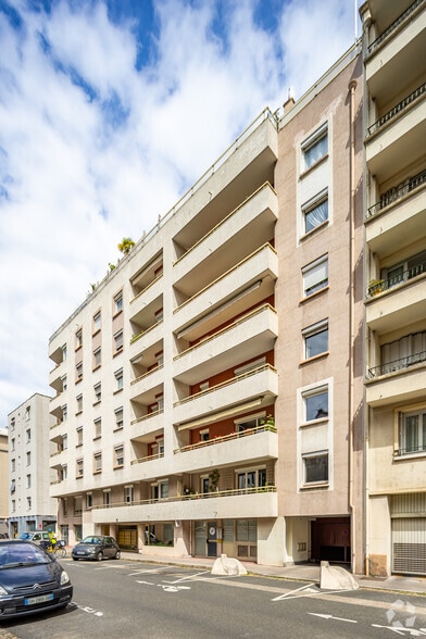 65 Rue Louis Blanc, Lyon à vendre - Photo de l’immeuble – Image 3 sur 12