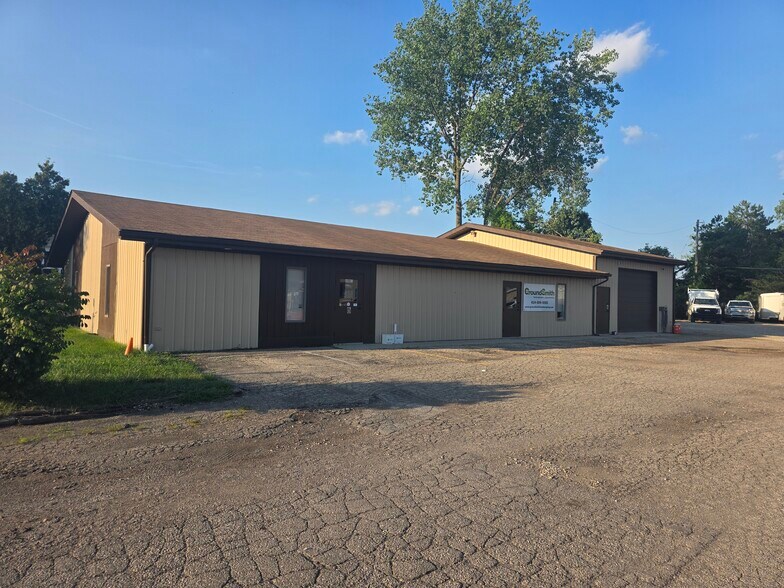 6001 Columbus Pike, Lewis Center, OH à louer - Photo de l’immeuble – Image 1 sur 3