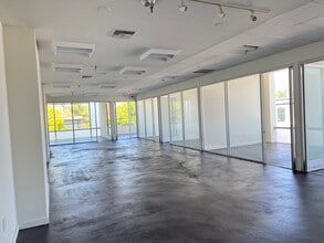 8201 Beverly Blvd, Los Angeles, CA à louer Photo intérieure– Image 1 sur 4