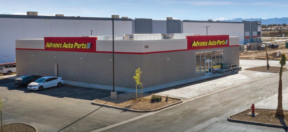 725 E Craig Rd, North Las Vegas, NV à louer - Photo principale – Image 2 sur 7
