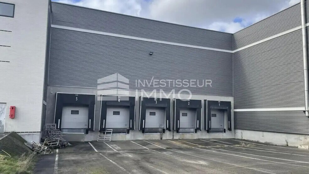 Local d’activités dans Romainville à louer - Photo de l’immeuble – Image 2 sur 4