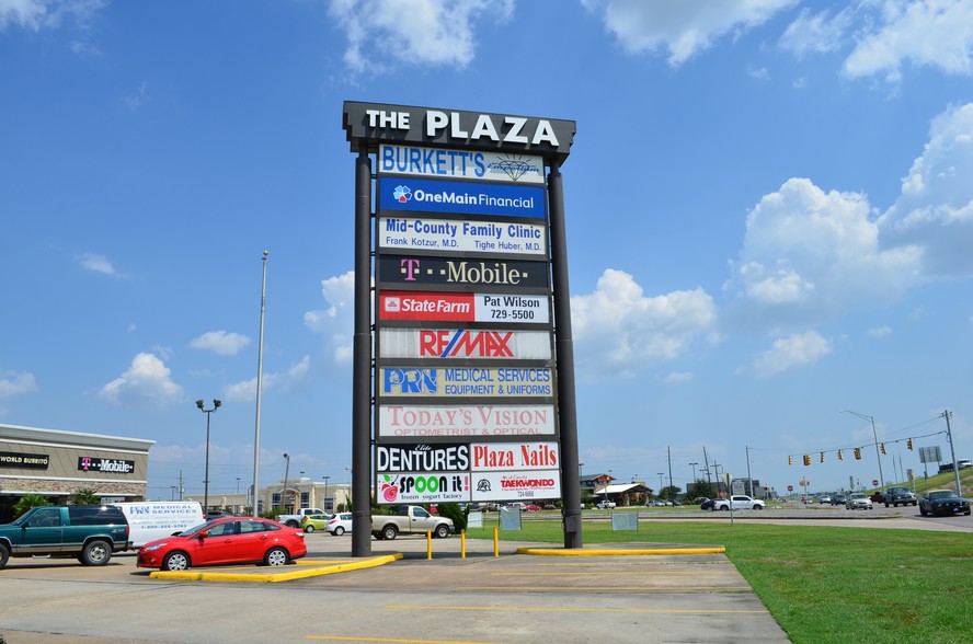 1507 S Hwy 69, Nederland, TX à louer - Photo de l’immeuble – Image 3 sur 3