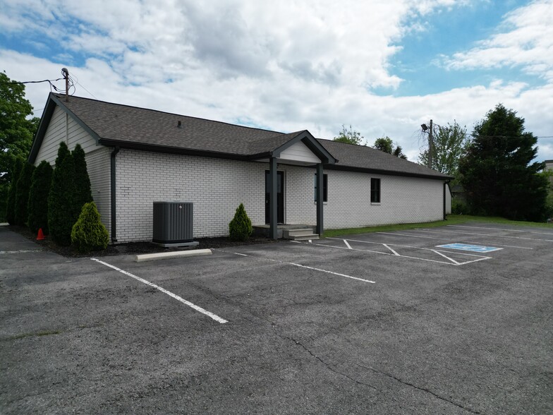 99 Marion St, Clarksville, TN à louer - Photo de l’immeuble – Image 3 sur 5