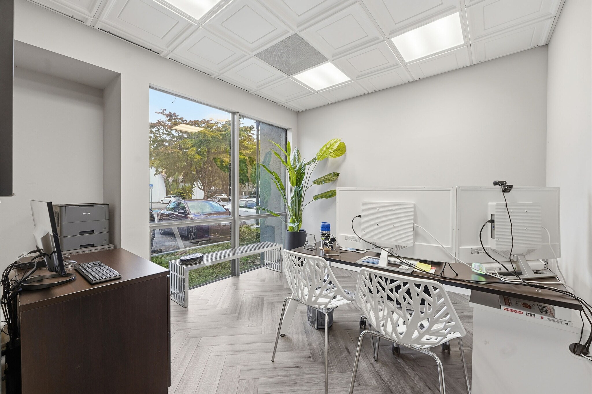 520 NW 165th St, North Miami Beach, FL à vendre Photo principale– Image 1 sur 20