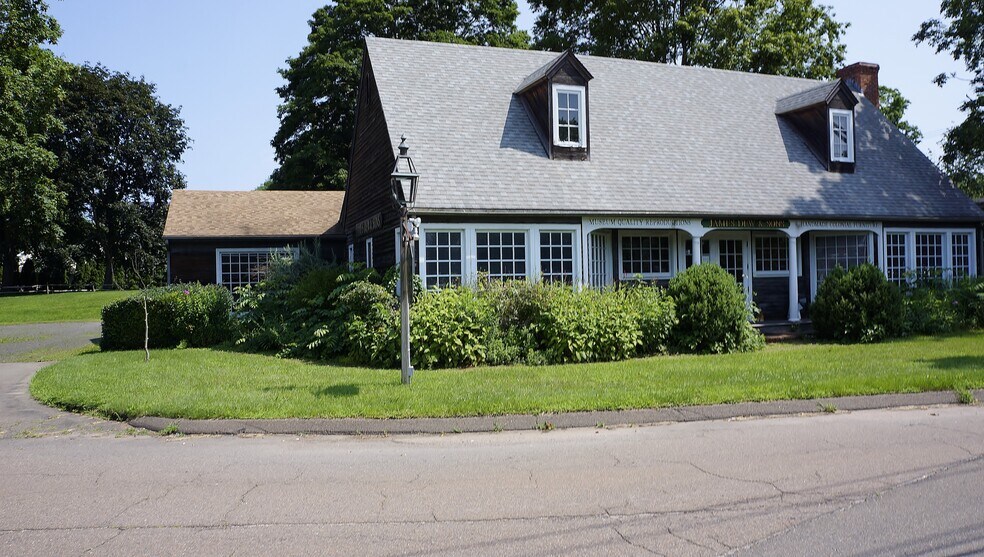 1161 Boston Post Rd, Guilford, CT à vendre - Photo de l’immeuble – Image 2 sur 51