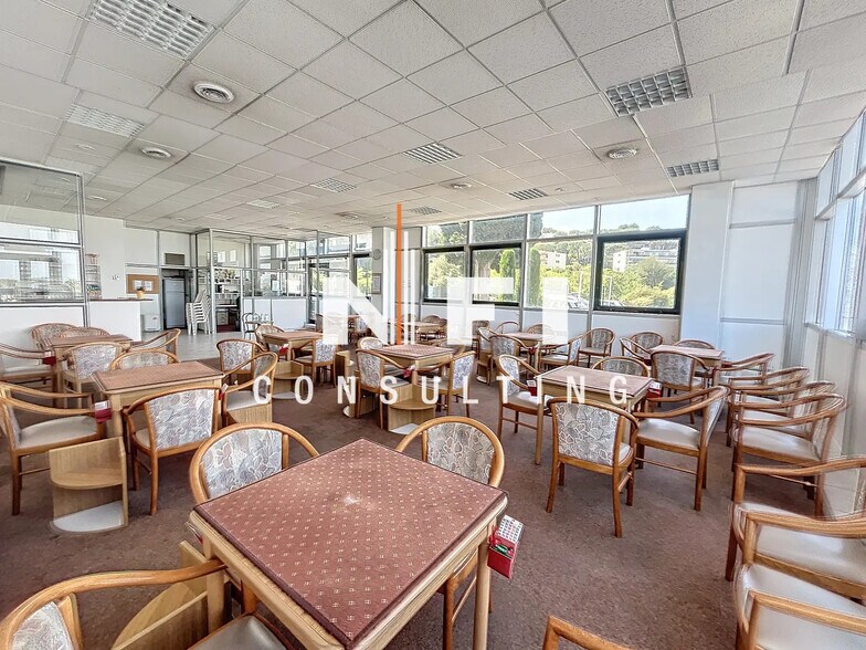 Bureau dans Villeneuve-Loubet à louer - Photo de l’immeuble – Image 2 sur 7