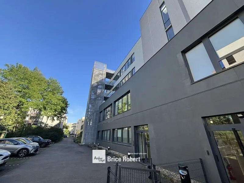 1-3 Avenue Salvador Allende, Vaulx-en-Velin à louer Photo de l’immeuble– Image 1 sur 17