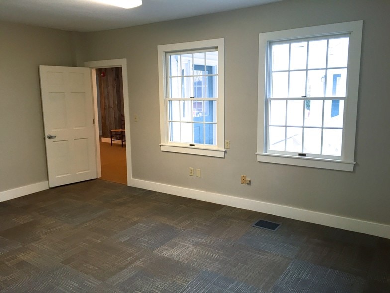510 Main St, Gorham, ME à louer - Photo intérieure – Image 3 sur 32