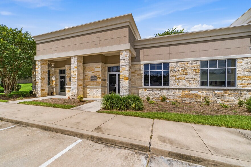 2219 Sawdust Rd, The Woodlands, TX à vendre - Photo de l’immeuble – Image 2 sur 3