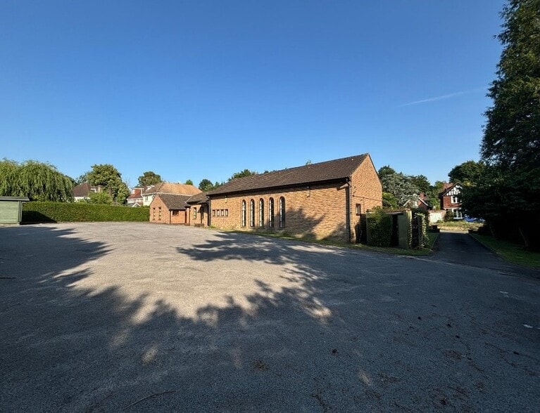 13-15 Church Ln, Oxted à vendre - Photo de l’immeuble – Image 2 sur 9