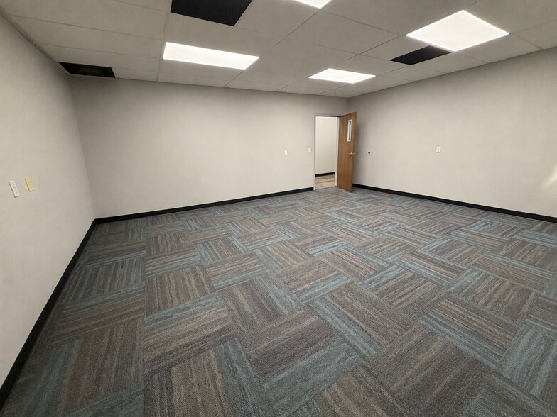 1905 Plaza Blvd, Rapid City, SD à louer - Photo de l’immeuble – Image 2 sur 9