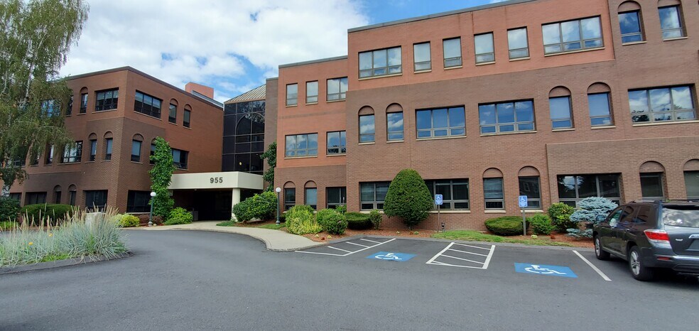 955 Main St, Winchester, MA à vendre - Photo de l’immeuble – Image 2 sur 10