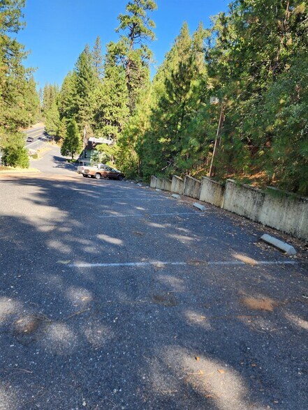 5519 E Highway 4, Murphys, CA à vendre - Photo de l’immeuble – Image 2 sur 4