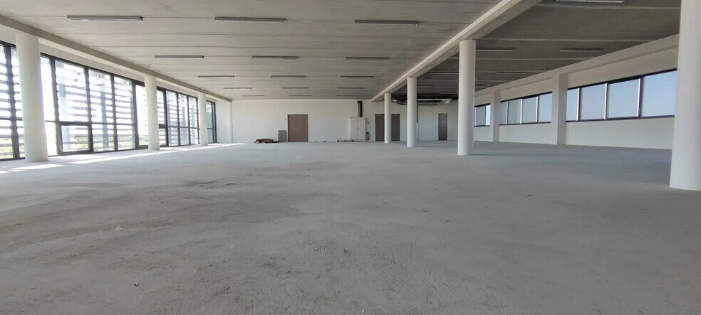 6 Avenue De Shenzhen, Chasseneuil-du-Poitou à louer - Photo de l’immeuble – Image 1 sur 13