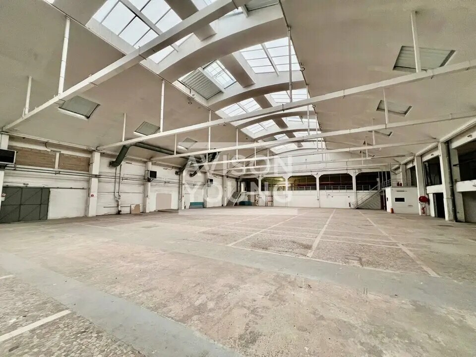 Local d’activités dans La Courneuve à louer Photo de l’immeuble– Image 1 sur 15