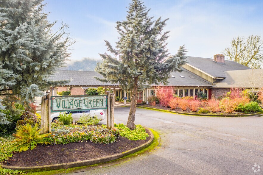725 Row River Rd, Cottage Grove, OR à vendre - Photo de l’immeuble – Image 2 sur 6