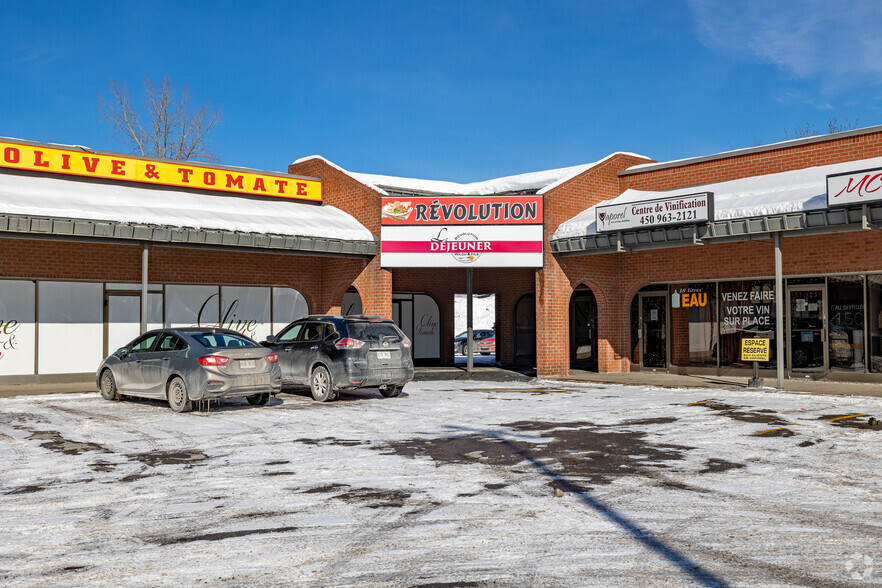 5555 Boul Des Laurentides, Laval, QC à louer - Photo de l’immeuble – Image 3 sur 12