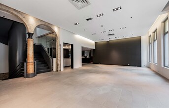 99 Jarvis St, Toronto, ON à louer Photo intérieure– Image 1 sur 4