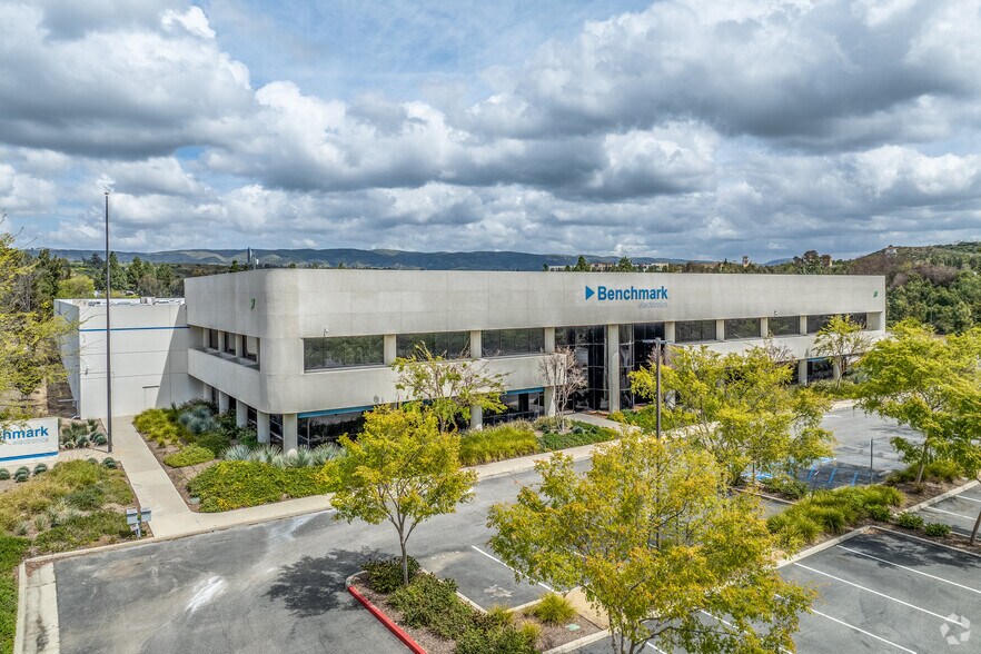 200 Science Dr, Moorpark, CA à louer - Photo principale – Image 1 sur 12