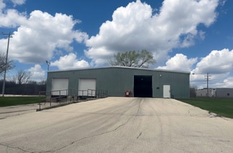9009 N 51st St, Brown Deer, WI à vendre Photo intérieure– Image 1 sur 2