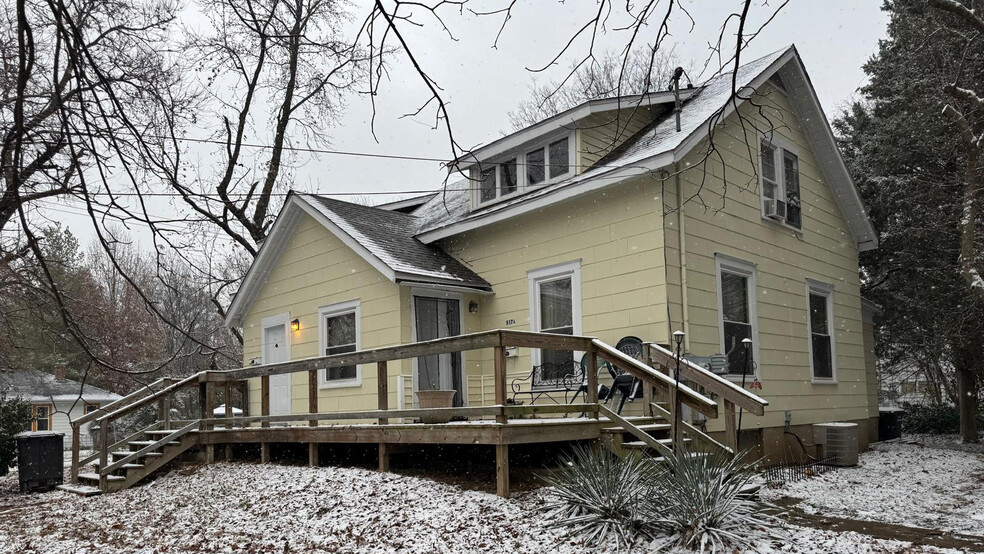517 N Oakland Ave, Carbondale, IL à vendre - Photo de l’immeuble – Image 3 sur 5