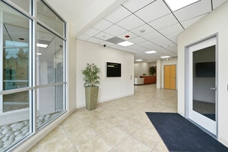 2727 W Alameda Ave, Burbank, CA à louer Photo intérieure– Image 1 sur 11