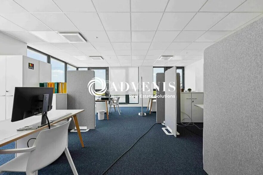 Bureau dans Chessy à vendre - Photo de l’immeuble – Image 3 sur 11