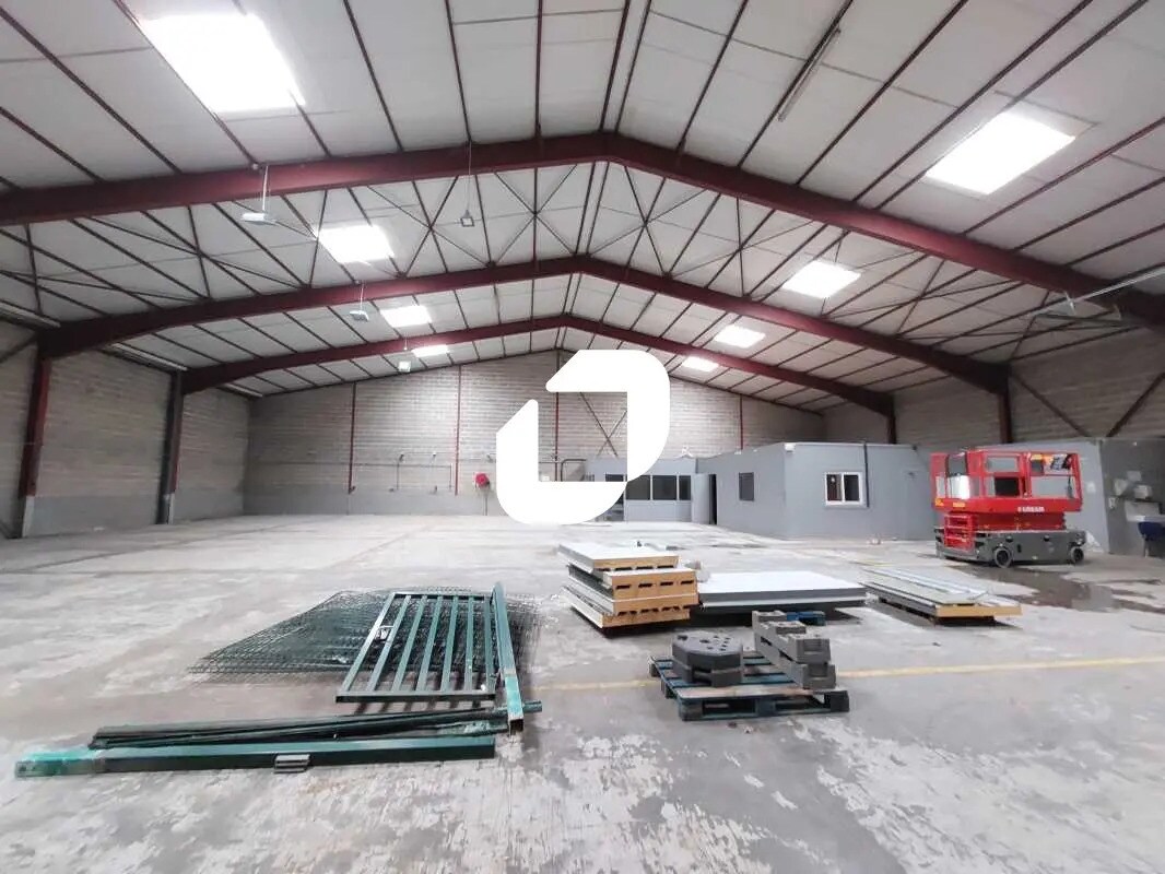 Local d’activités dans Coignières à louer Photo intérieure– Image 1 sur 8