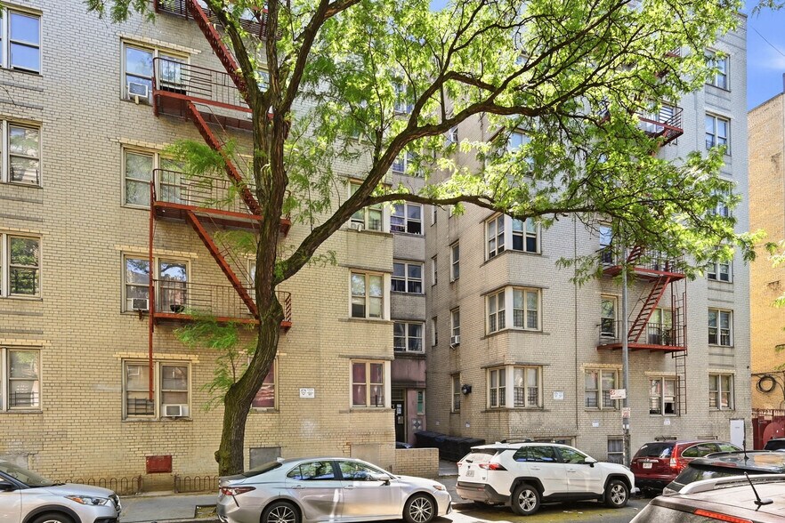 2310 Creston Ave, Bronx, NY à vendre - Photo de l’immeuble – Image 3 sur 41