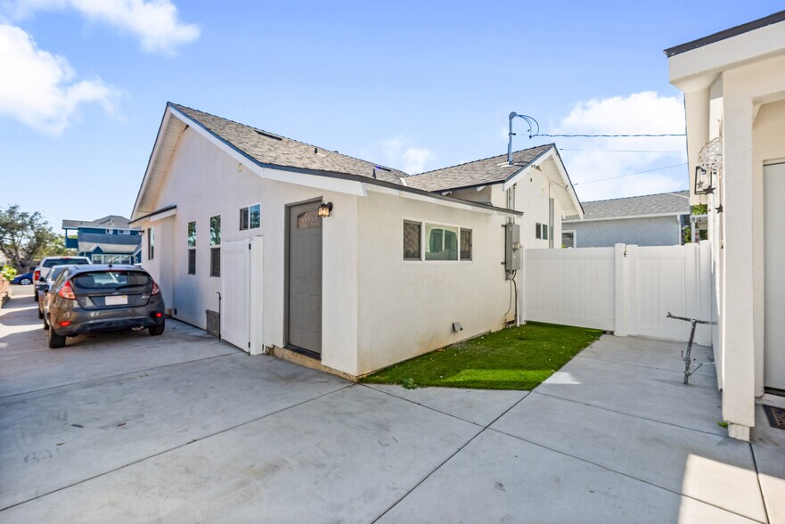 935 E Fairview Blvd, Inglewood, CA à vendre - Photo de l’immeuble – Image 2 sur 15