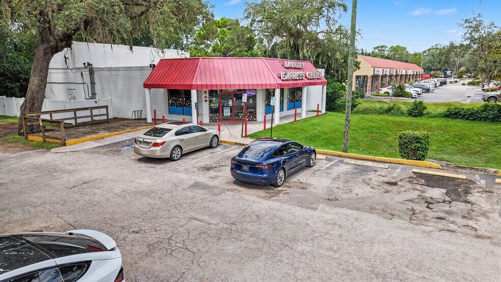 12712 56th St N, Temple Terrace, FL à vendre - Photo de l’immeuble – Image 2 sur 18