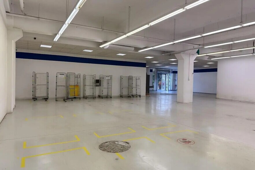 Industriel/Logistique dans Marseille à louer - Photo intérieure – Image 1 sur 6