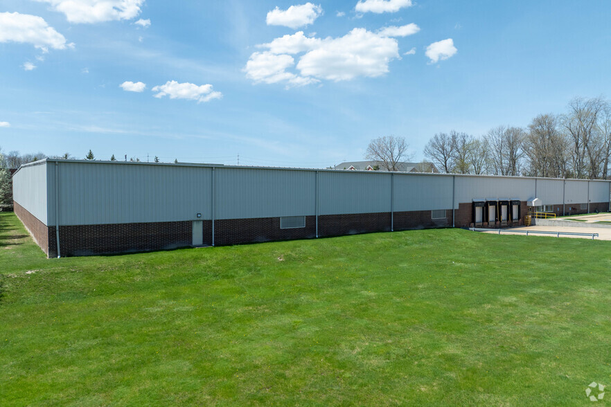 30700 Aurora Rd, Solon, OH à louer - Photo principale – Image 1 sur 5