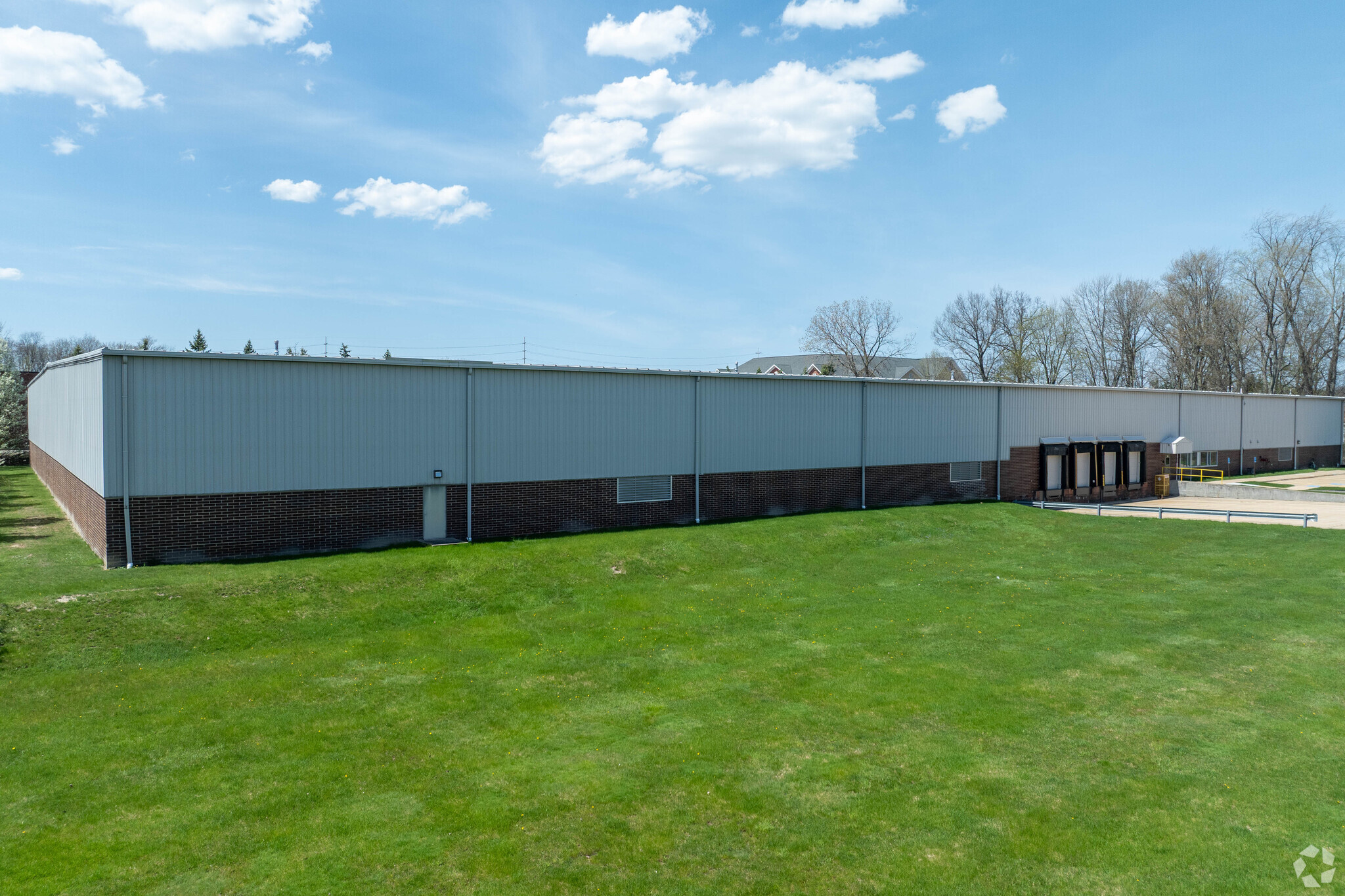 30700 Aurora Rd, Solon, OH à louer Photo principale– Image 1 sur 6