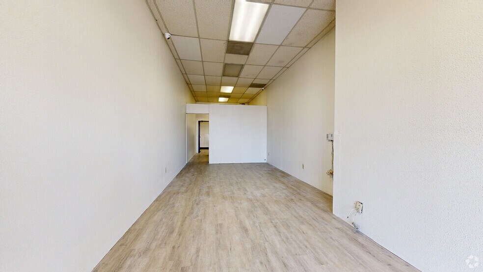 2218-2298 S Garey Ave, Pomona, CA à louer - Numérisation 3D Matterport – Image 3 sur 12