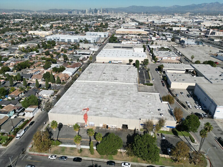 6701-6801 Wilson Ave, Huntington Park portefeuille de 2 biens à vendre sur LoopNet.fr - Aérien – Image 2 sur 3